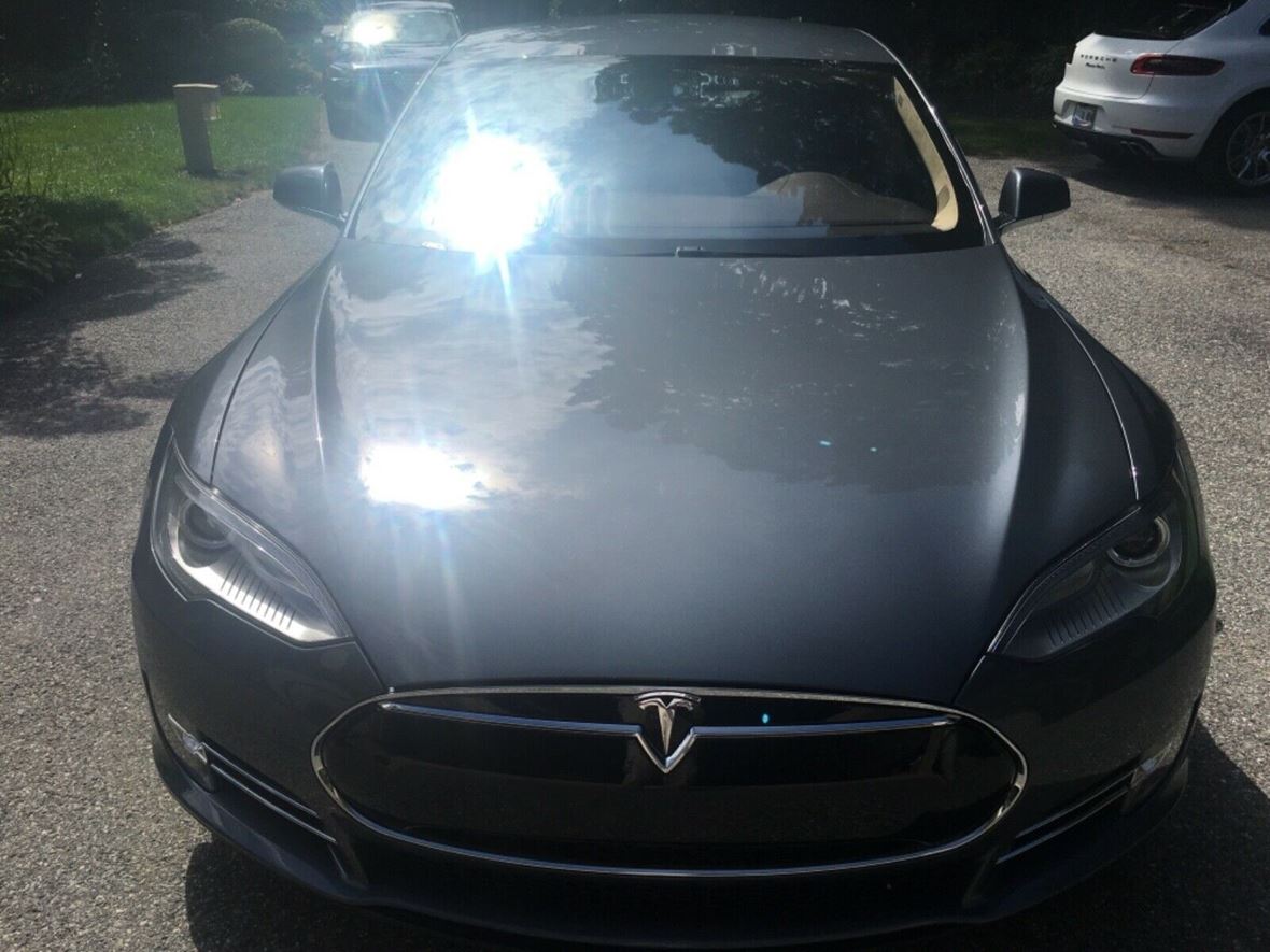 2013 Tesla Model S for sale by owner in Mansfield