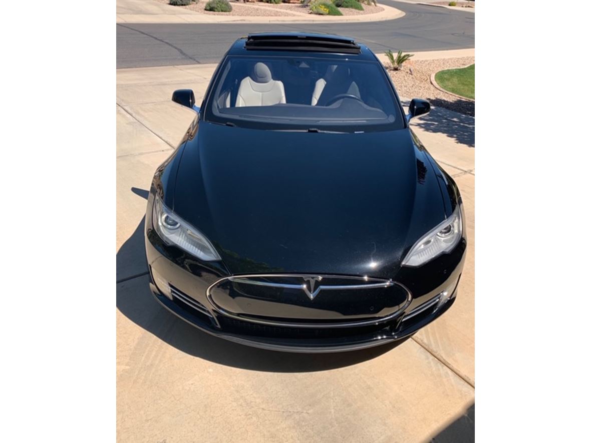 2014 Tesla Model S for sale by owner in Gilbert