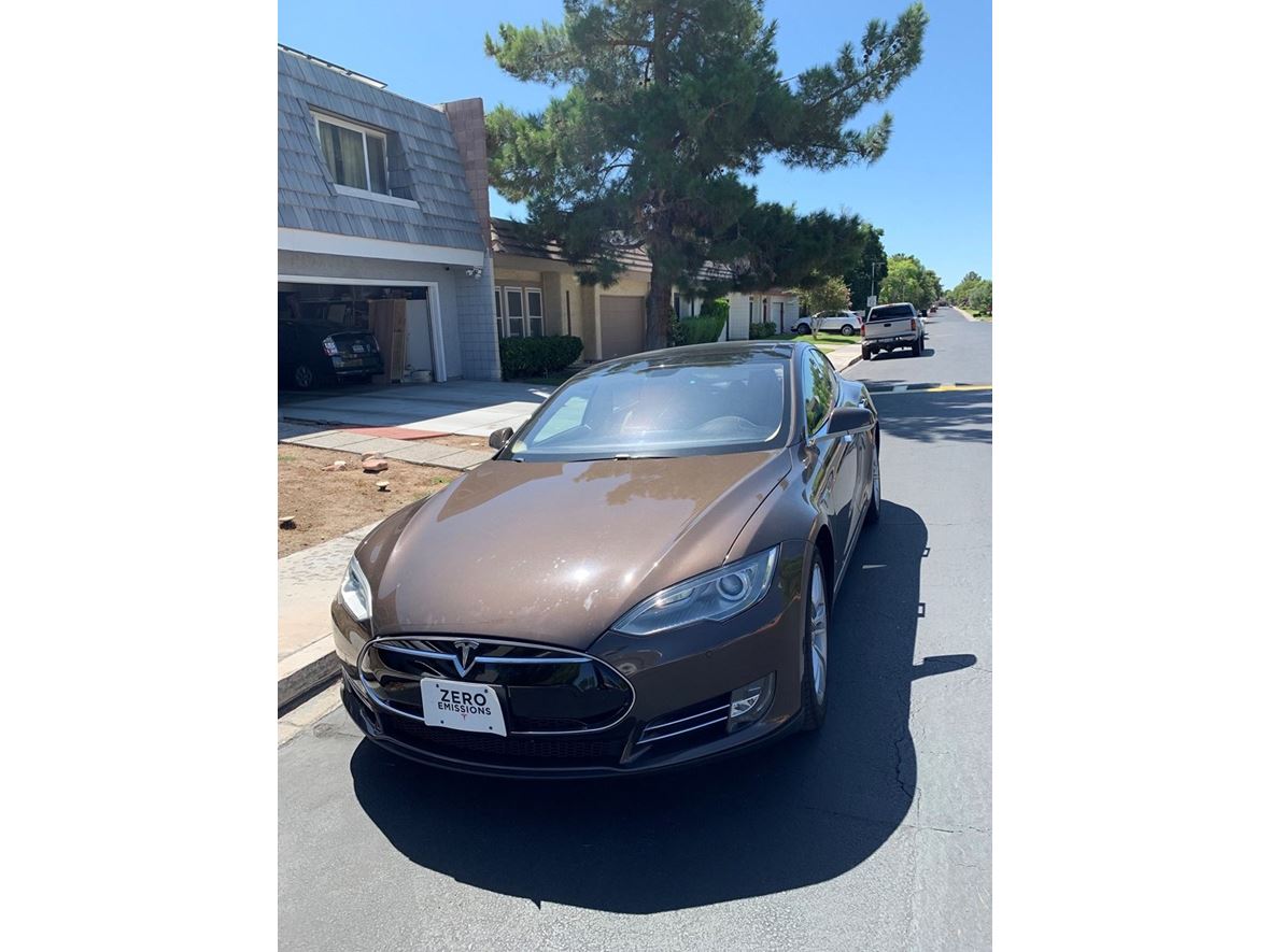 2014 Tesla Model S for sale by owner in Las Vegas
