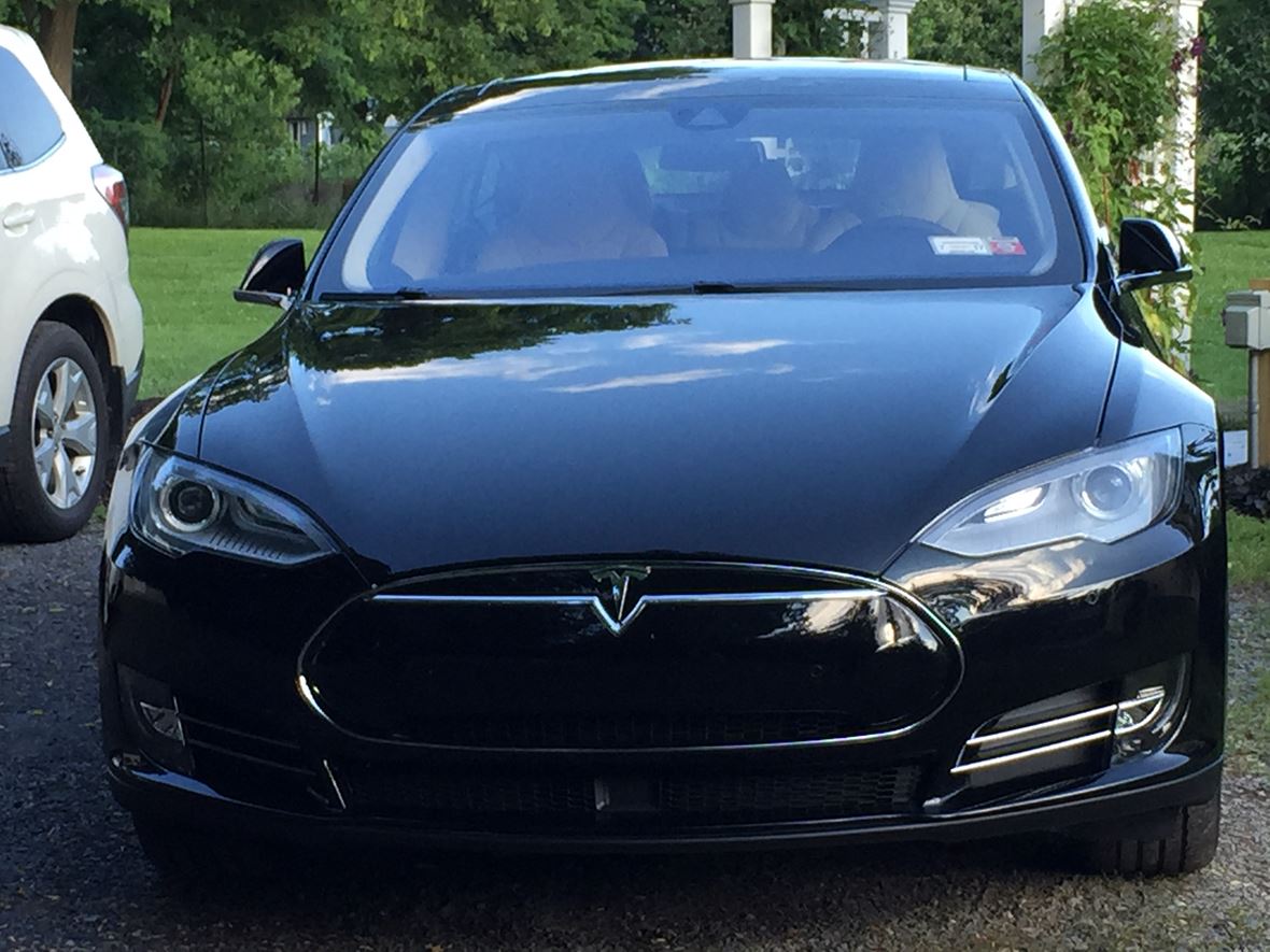 2015 Tesla Model S for sale by owner in Burdett