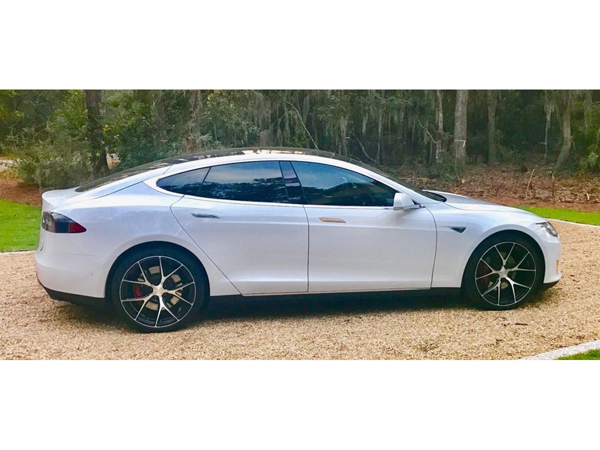 2015 Tesla S for sale by owner in Conway