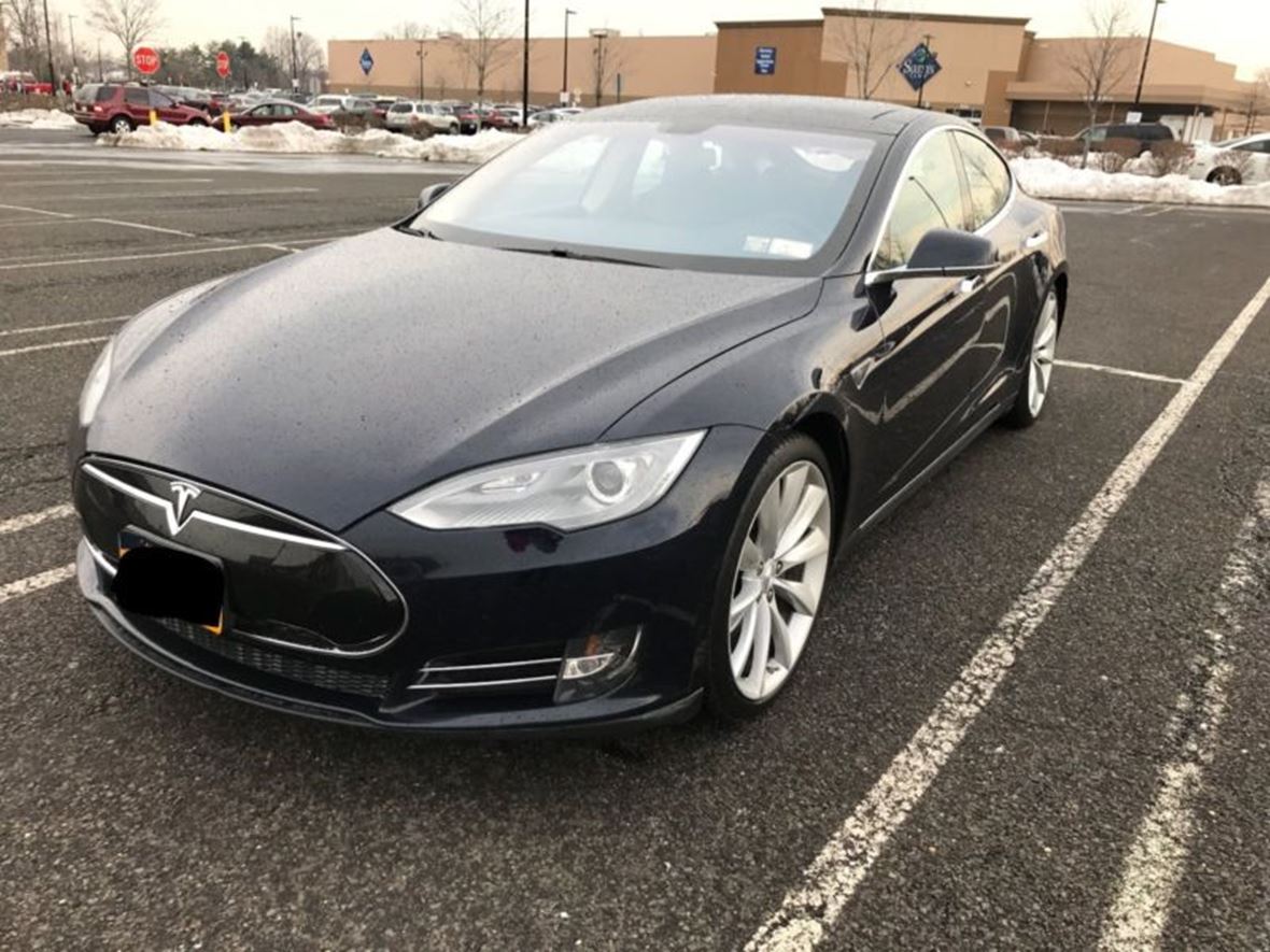 2013 Tesla S 85 for sale by owner in Cedar Grove