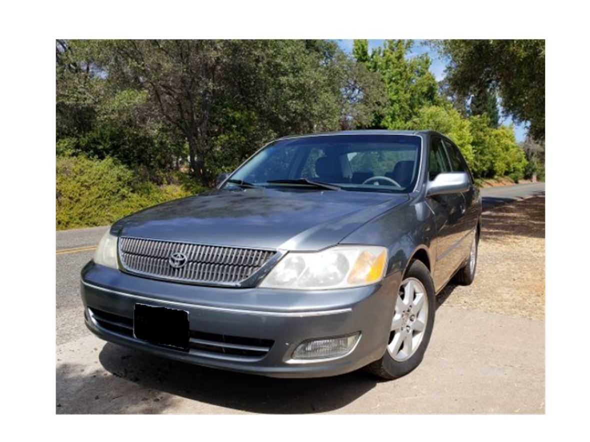 2001 Toyota Avalon for sale by owner in Oroville