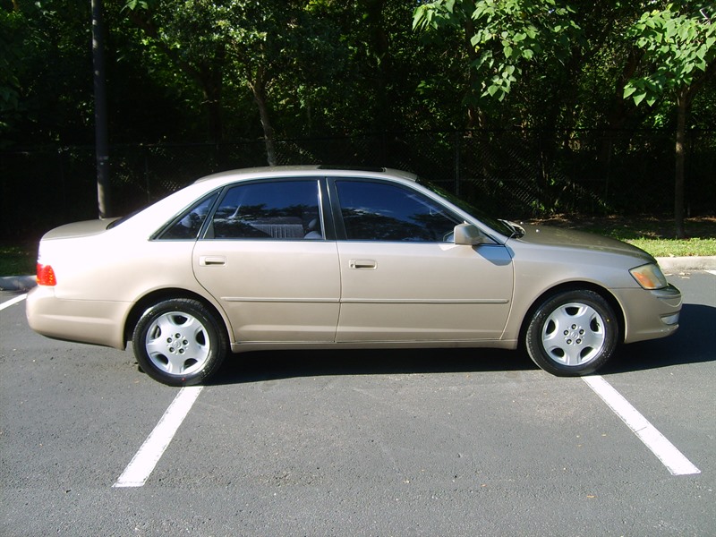 2004 Toyota Avalon for sale by owner in TAMPA