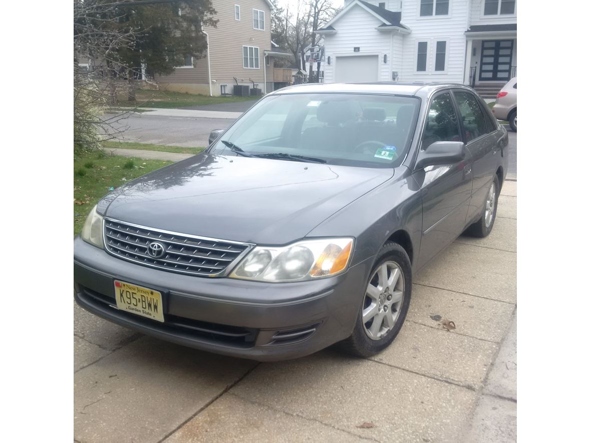 2004 Toyota Avalon for sale by owner in Lakewood