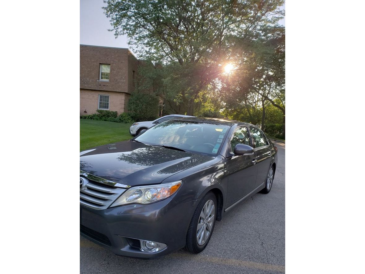 2011 Toyota Avalon for sale by owner in Highland Park