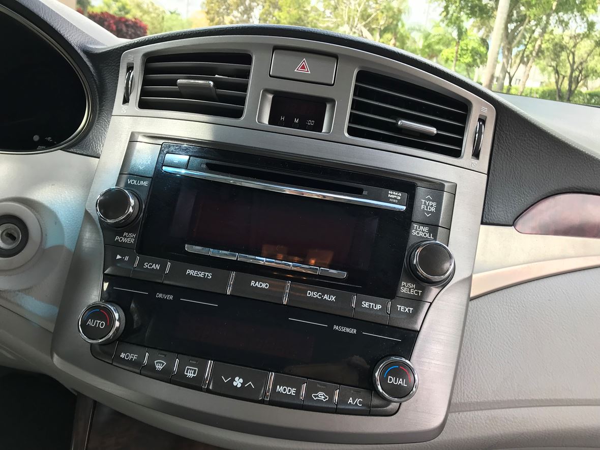 2012 Toyota Avalon for sale by owner in Fort Lauderdale