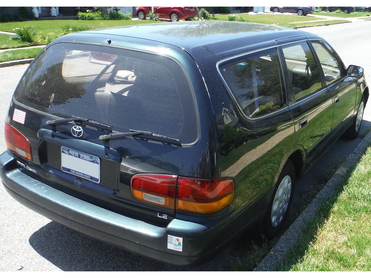 1995 Toyota Camry for sale by owner in Farmingdale