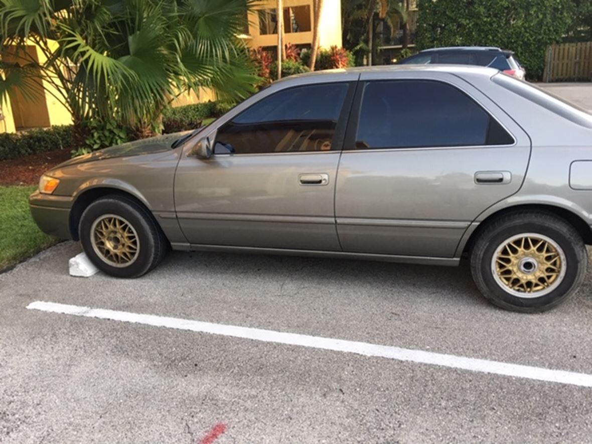 1997 Toyota Camry for sale by owner in Fort Lauderdale