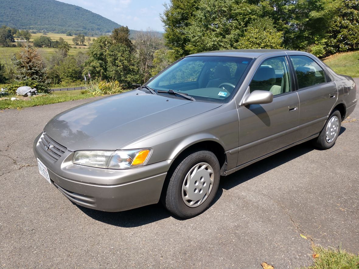 1998 Toyota Camry for sale by owner in Marshall