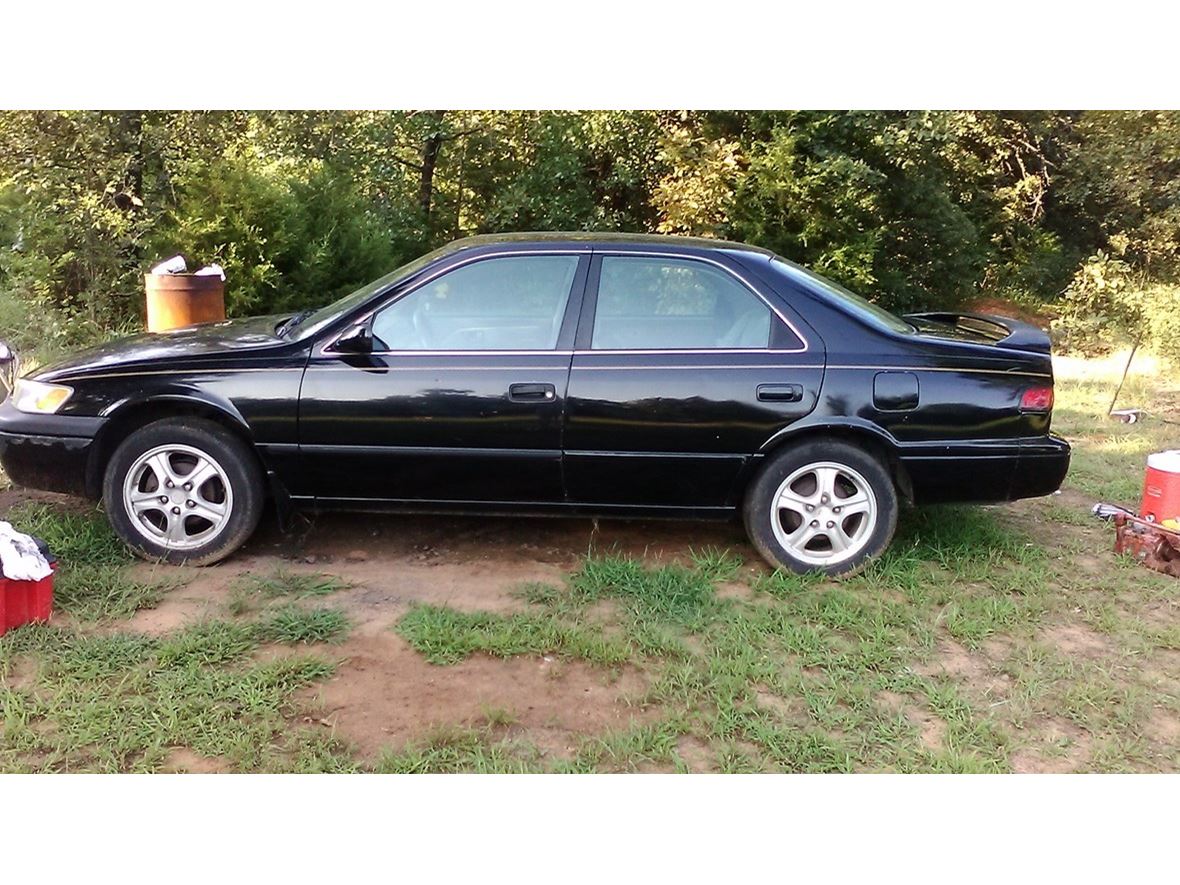 1999 Toyota Camry for sale by owner in Harrah