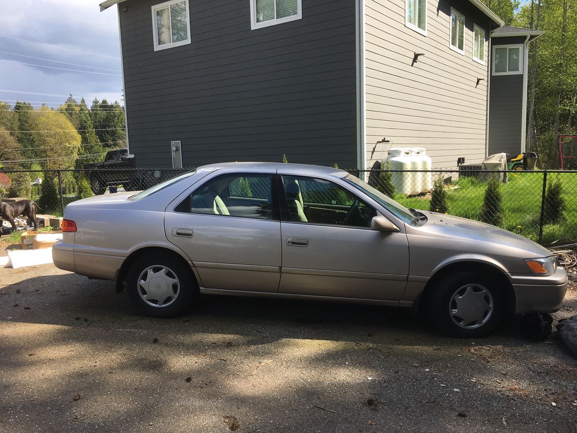 2000 Toyota Camry for sale by owner in Lake Stevens