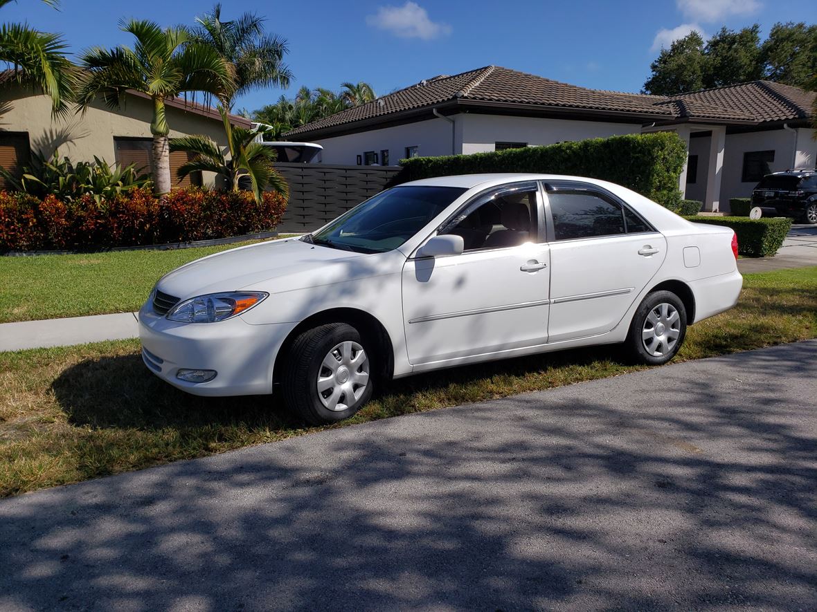 2004 Toyota Camry for sale by owner in Miami