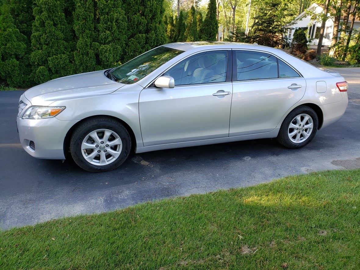 2010 Toyota Camry for sale by owner in Fredonia