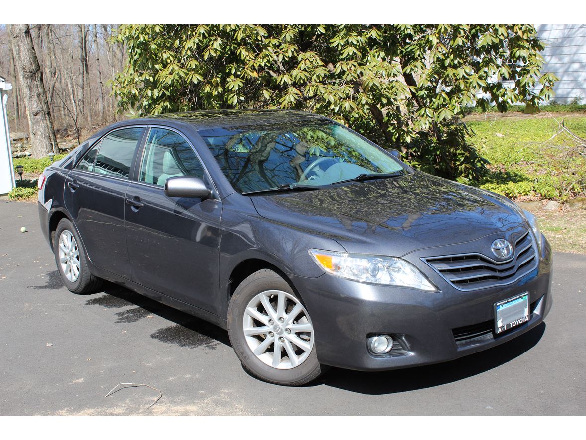 2011 Toyota Camry for sale by owner in Woodbridge