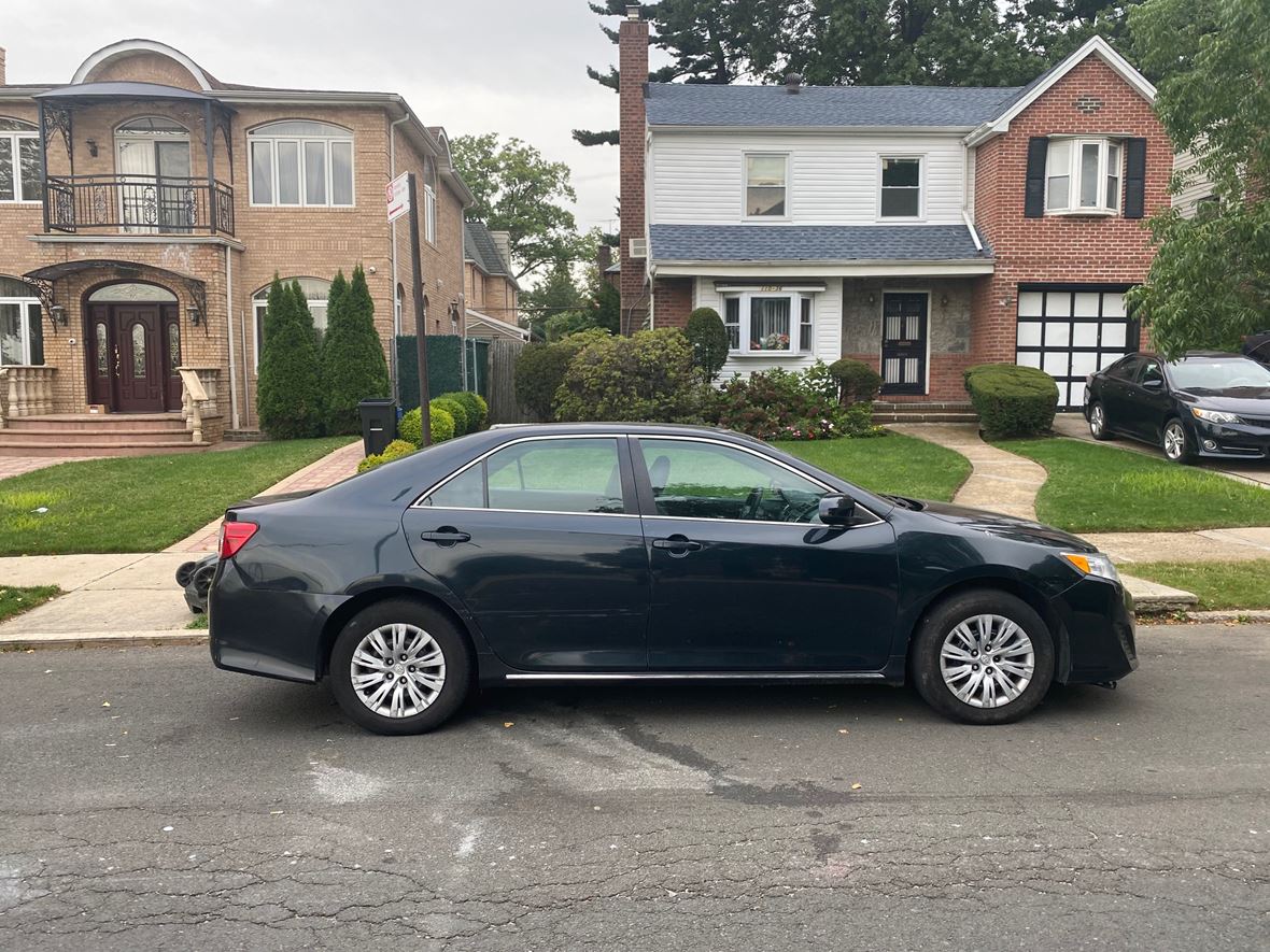 2012 Toyota Camry for sale by owner in Forest Hills