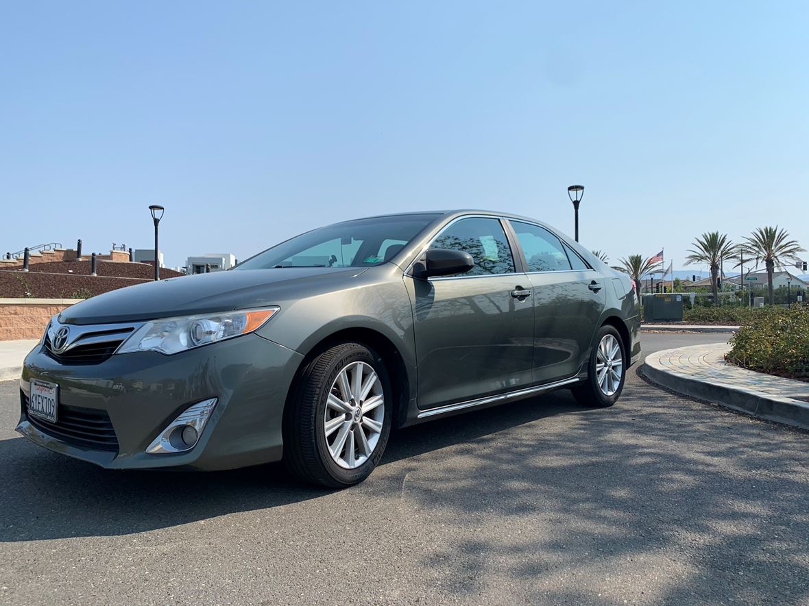 2012 Toyota Camry XLE for sale by owner in Tustin