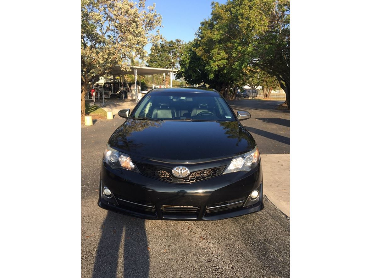 2014 Toyota Camry for sale by owner in Homestead