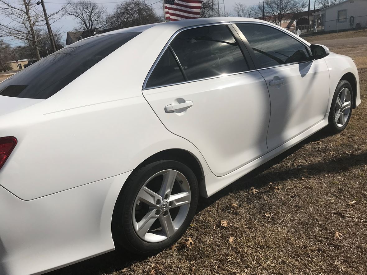 2014 Toyota Camry for sale by owner in Milford