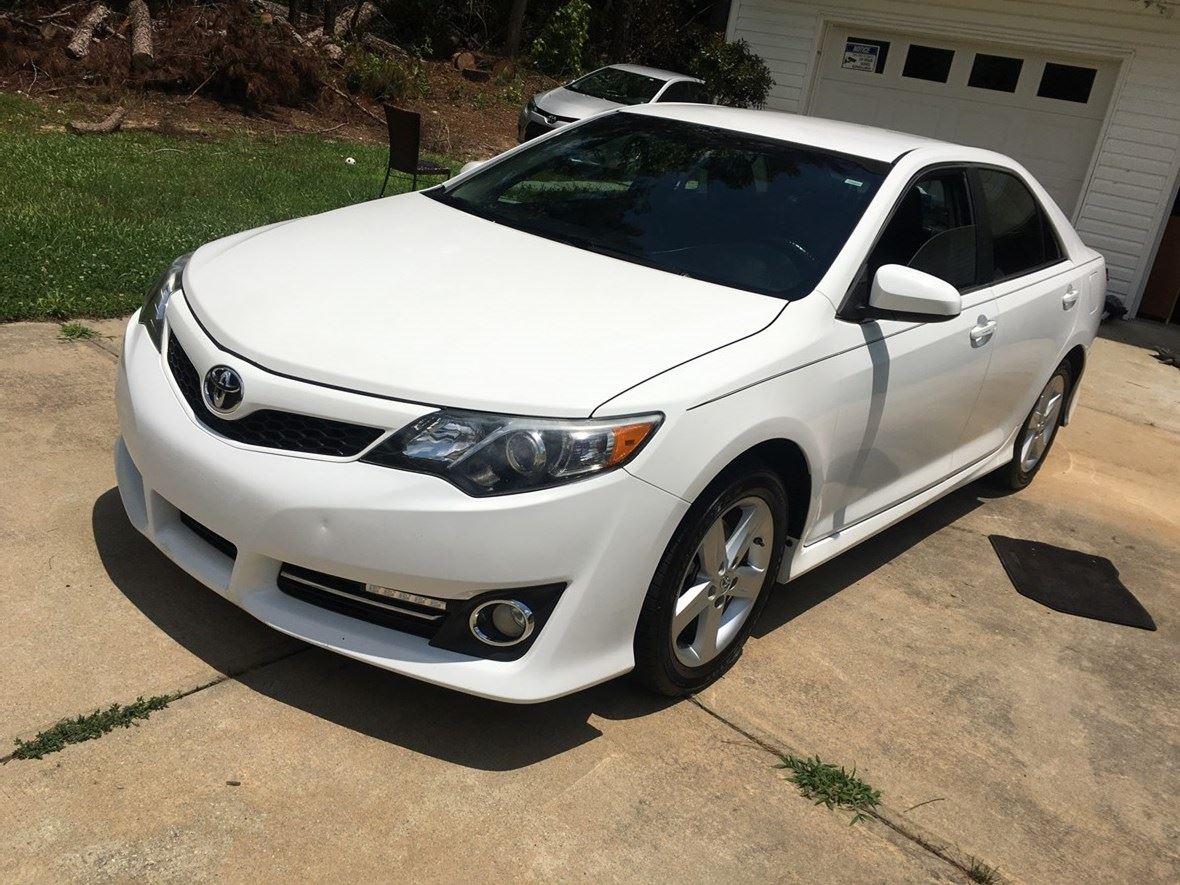 2014 Toyota Camry for sale by owner in Loganville