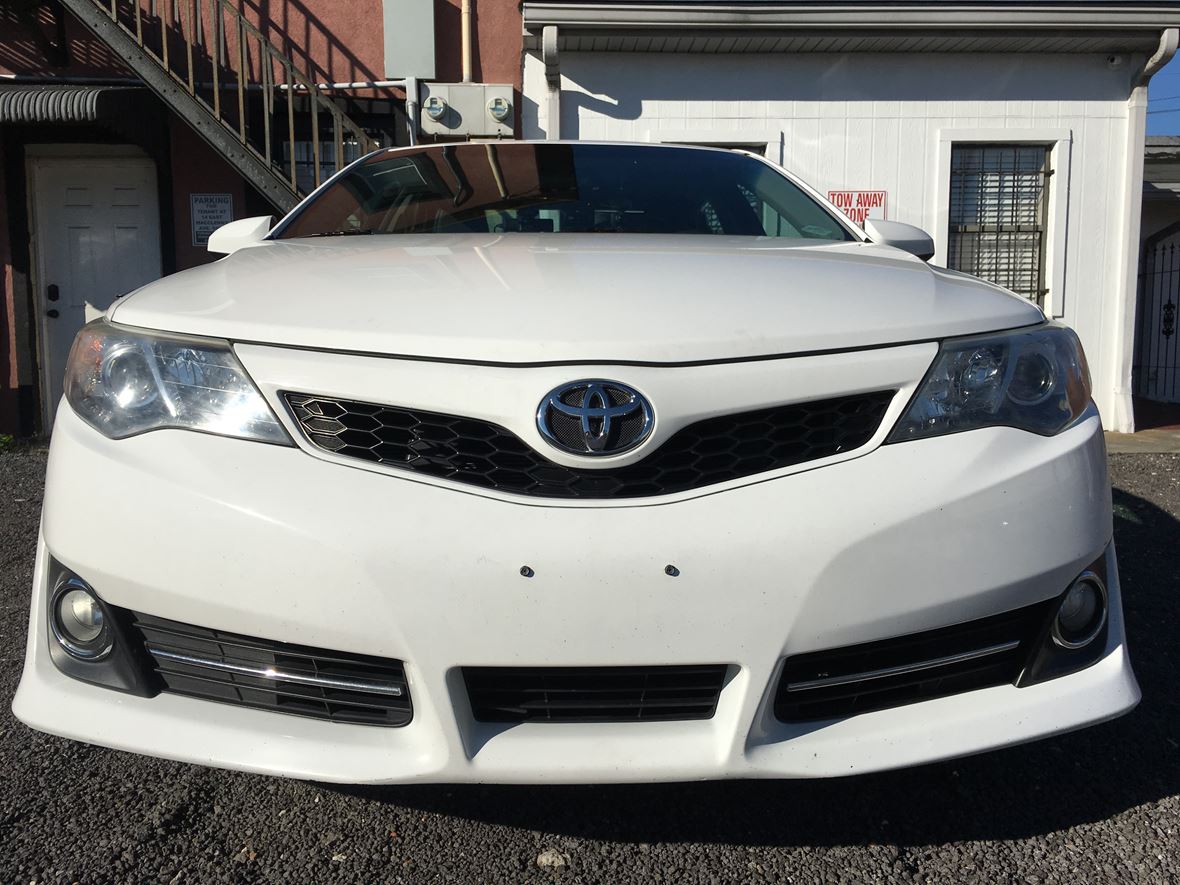 2014 Toyota Camry for sale by owner in Macclenny