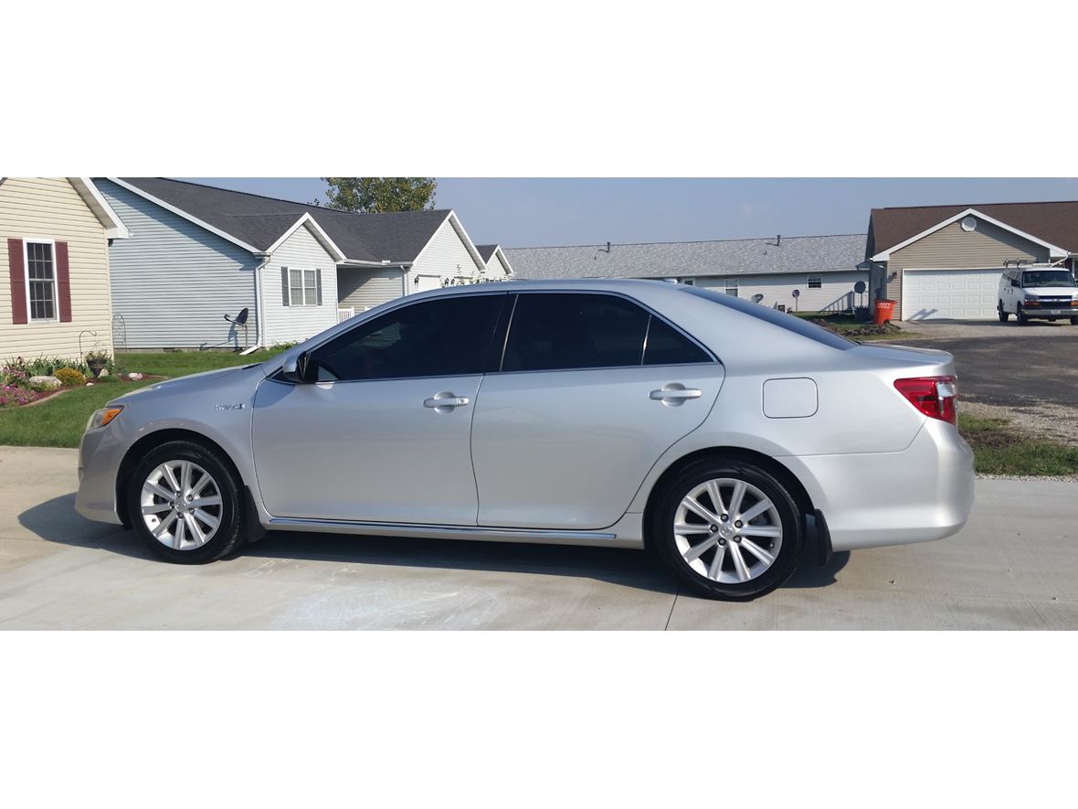 2012 Toyota Camry Hybrid for sale by owner in Sullivan