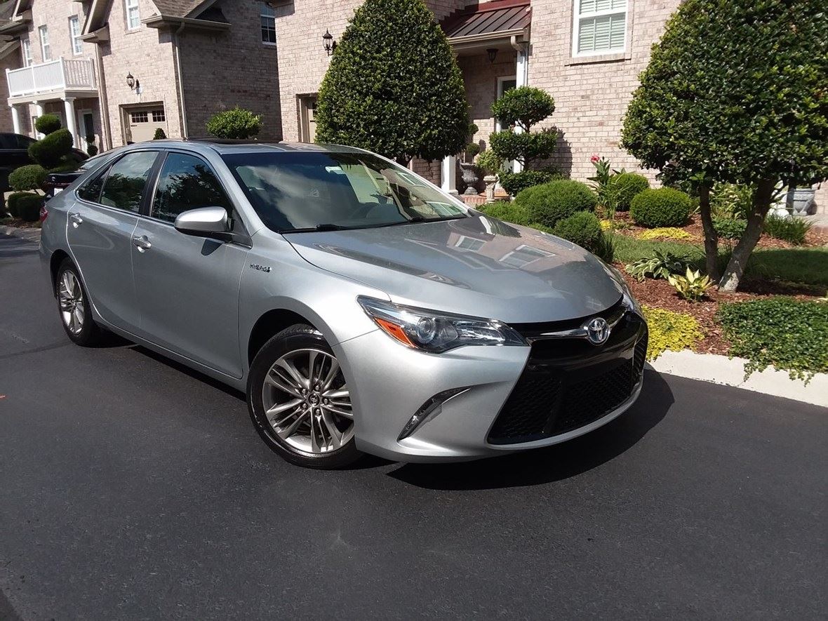 2015 Toyota Camry Hybrid for sale by owner in Virginia Beach