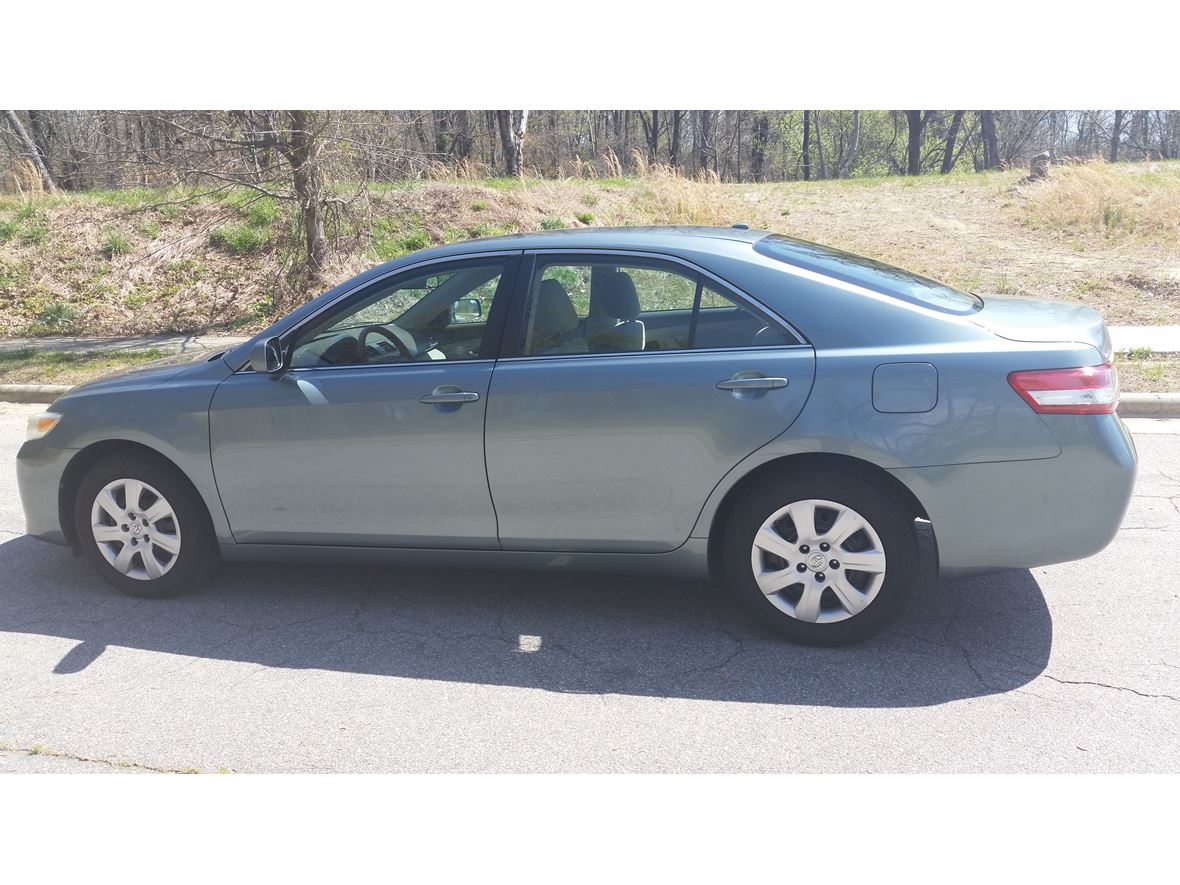 2010 Toyota Camry LE  for sale by owner in Raleigh