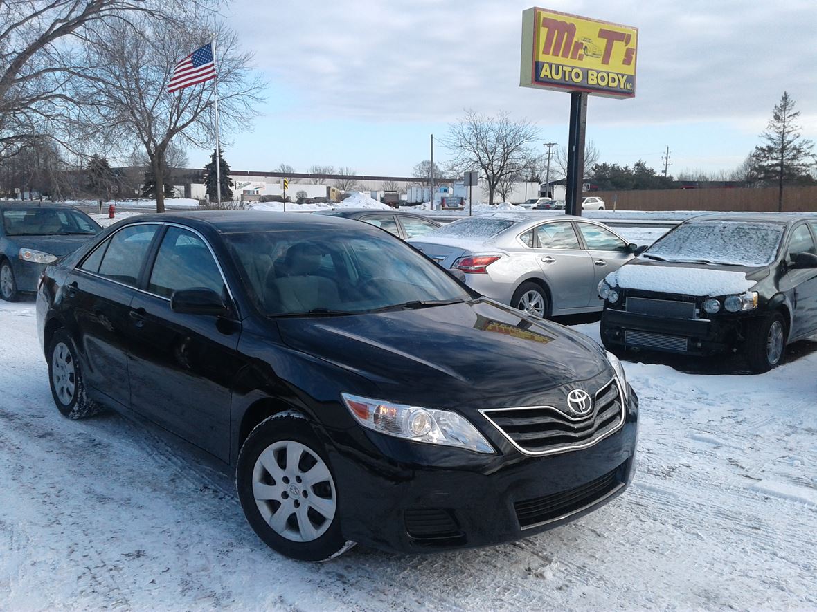 2011 Toyota camry le for sale by owner in Minneapolis
