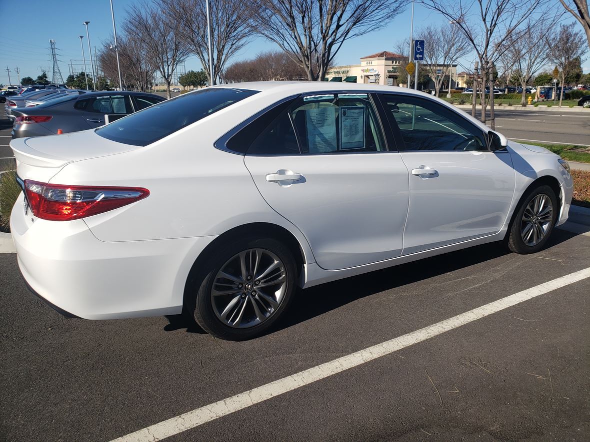 2016 Toyota Camry SE for sale by owner in Stockton