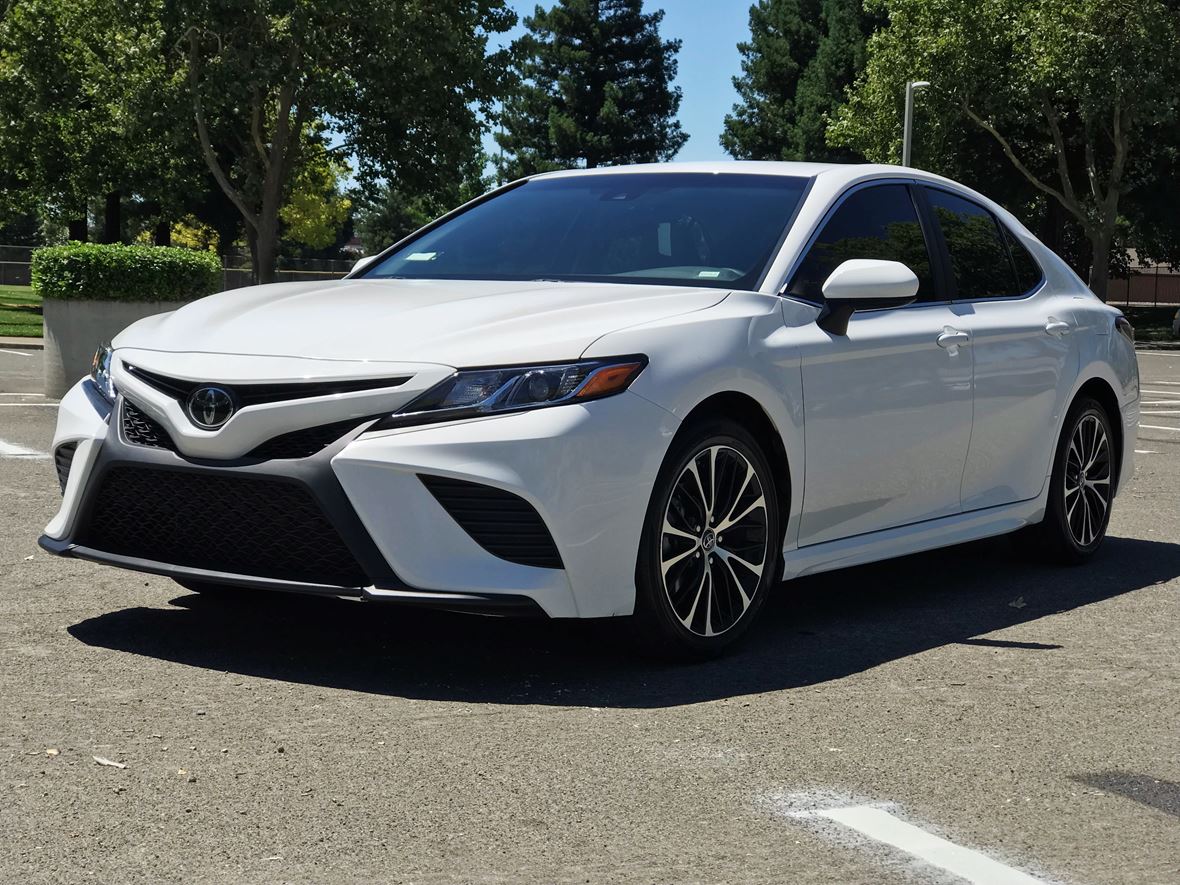 2018 Toyota Camry SE for sale by owner in Yuba City