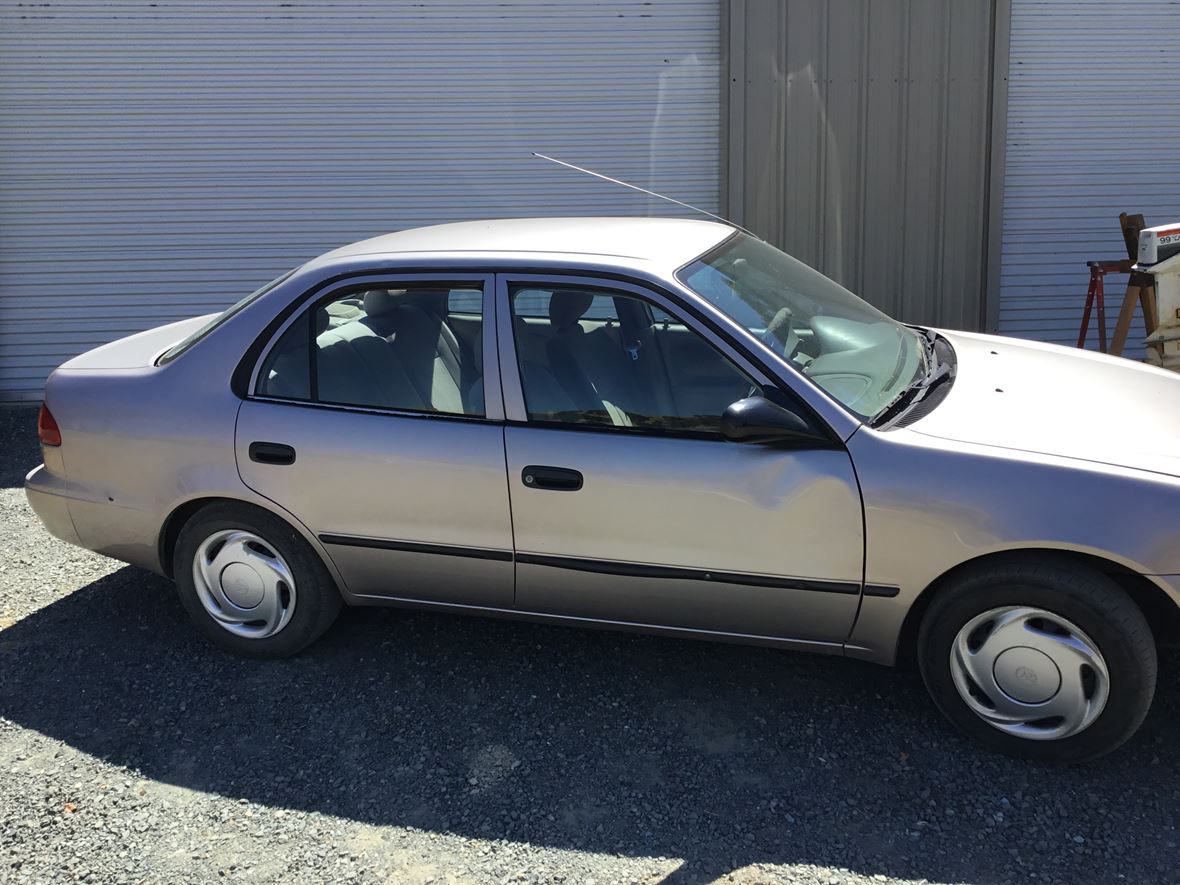 2000 Toyota Corolla for sale by owner in Martinez