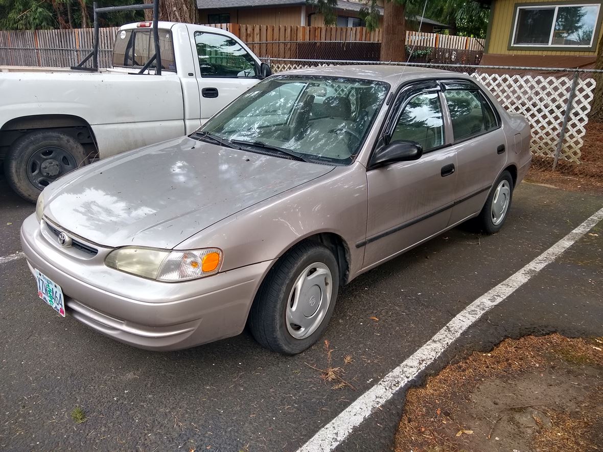 2000 Toyota Corolla for sale by owner in Canby