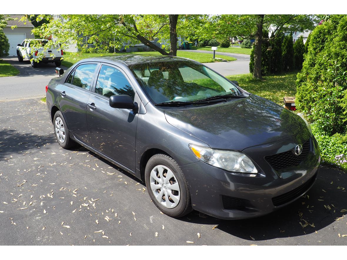 2009 Toyota Corolla for sale by owner in Easton