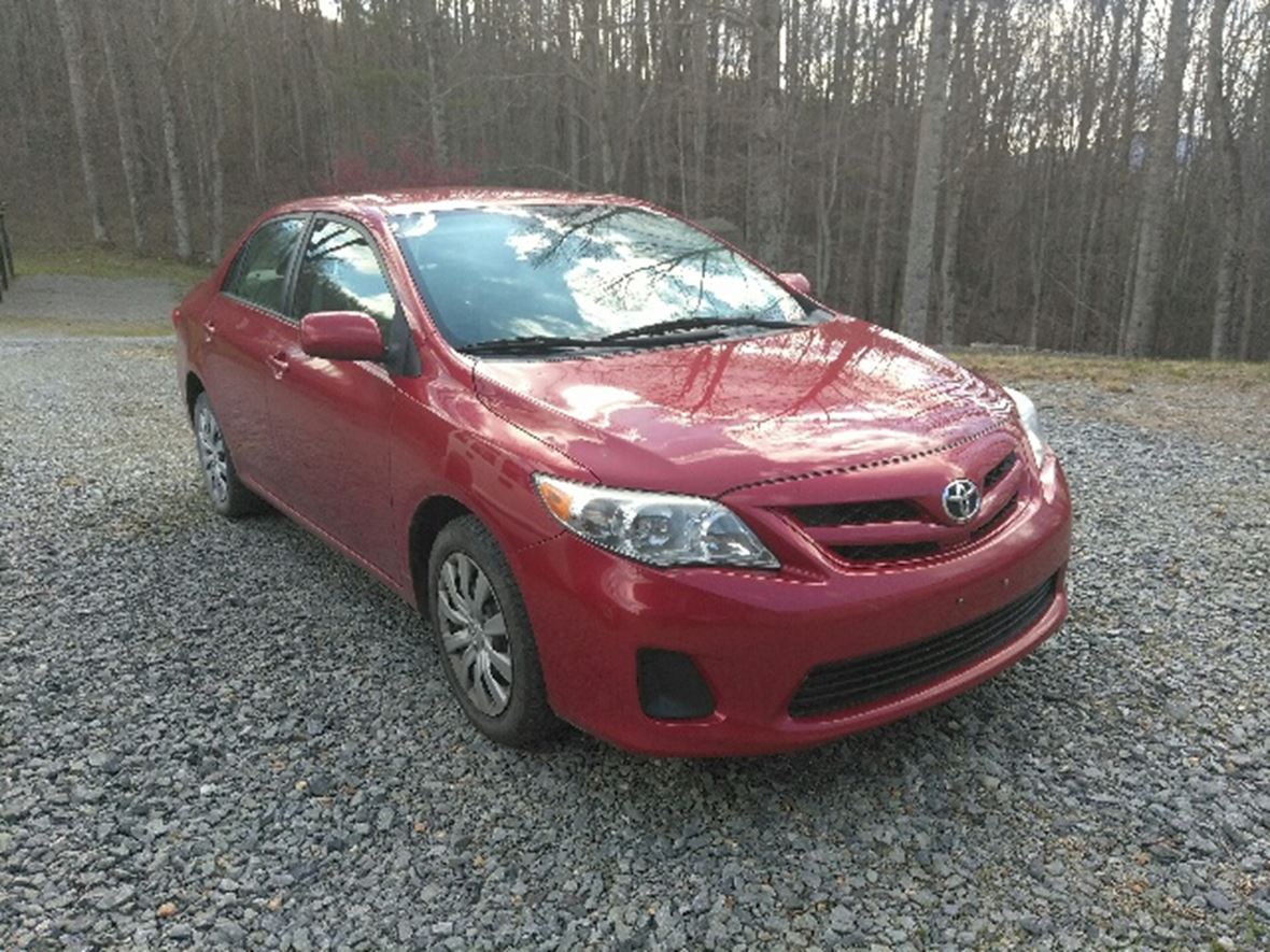 2012 Toyota Corolla LE for sale by owner in Banner Elk
