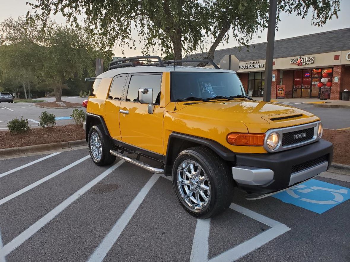 2007 Toyota Fj Cruiser for sale by owner in Apex
