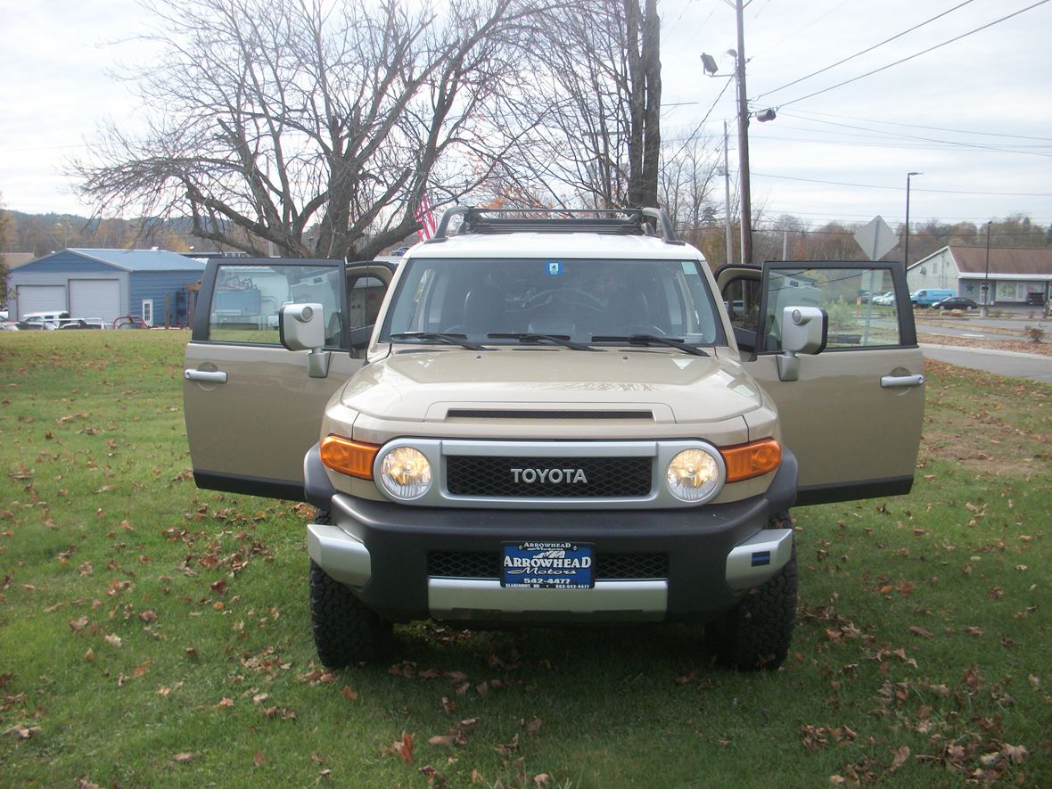 2012 Toyota Fj Cruiser For Sale By Owner In Claremont Nh 03743