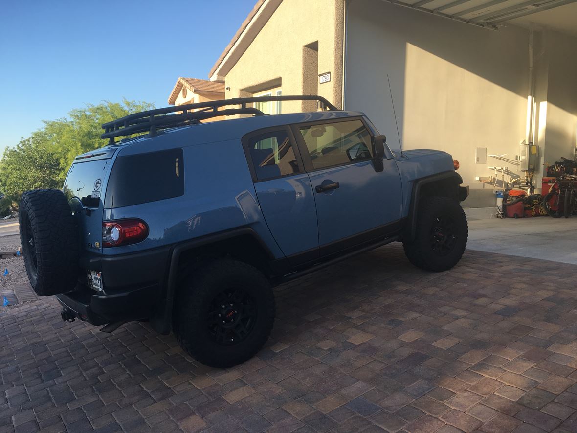 2014 Toyota Fj Cruiser for sale by owner in Henderson
