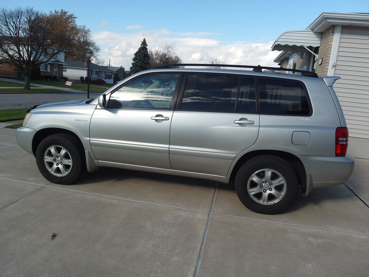 2003 Toyota Highlander for sale by owner in Buffalo