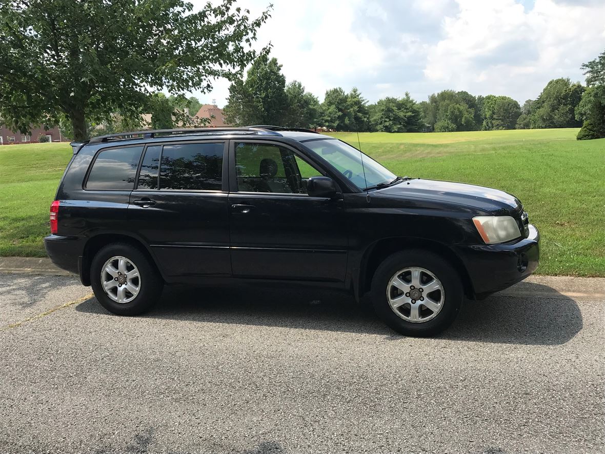 2003 Toyota Highlander for sale by owner in Louisville
