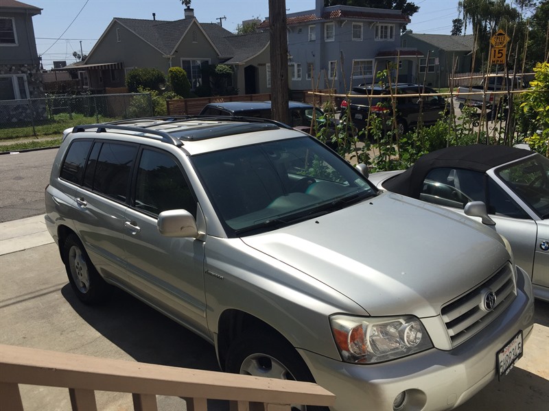 2004 Toyota Highlander for sale by owner in OAKLAND