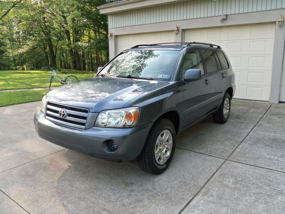 Used 2004 Toyota Highlander, private car sale with 109,700 miles for $6,500...