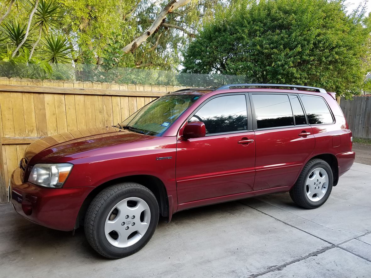 2005 Toyota Highlander for sale by owner in Brownsville