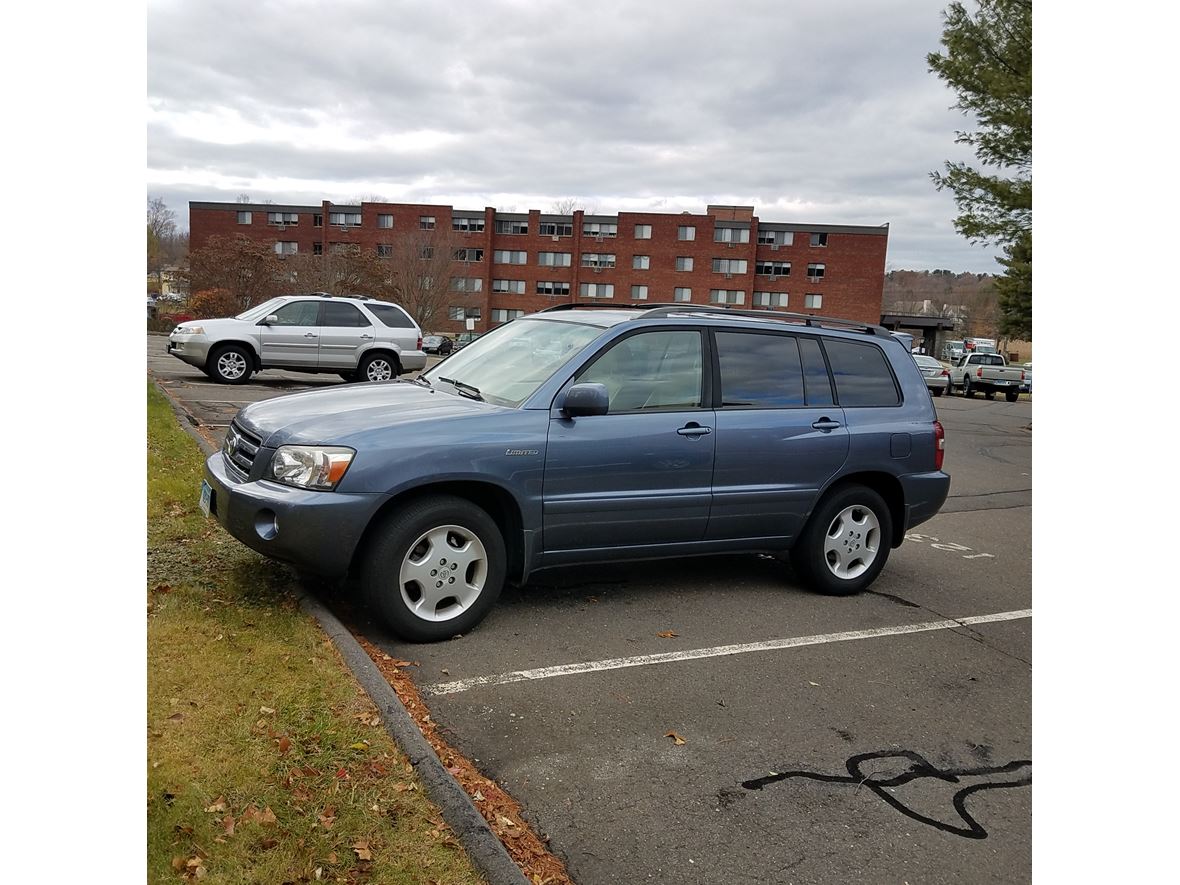 2005 Toyota Highlander for sale by owner in Middletown