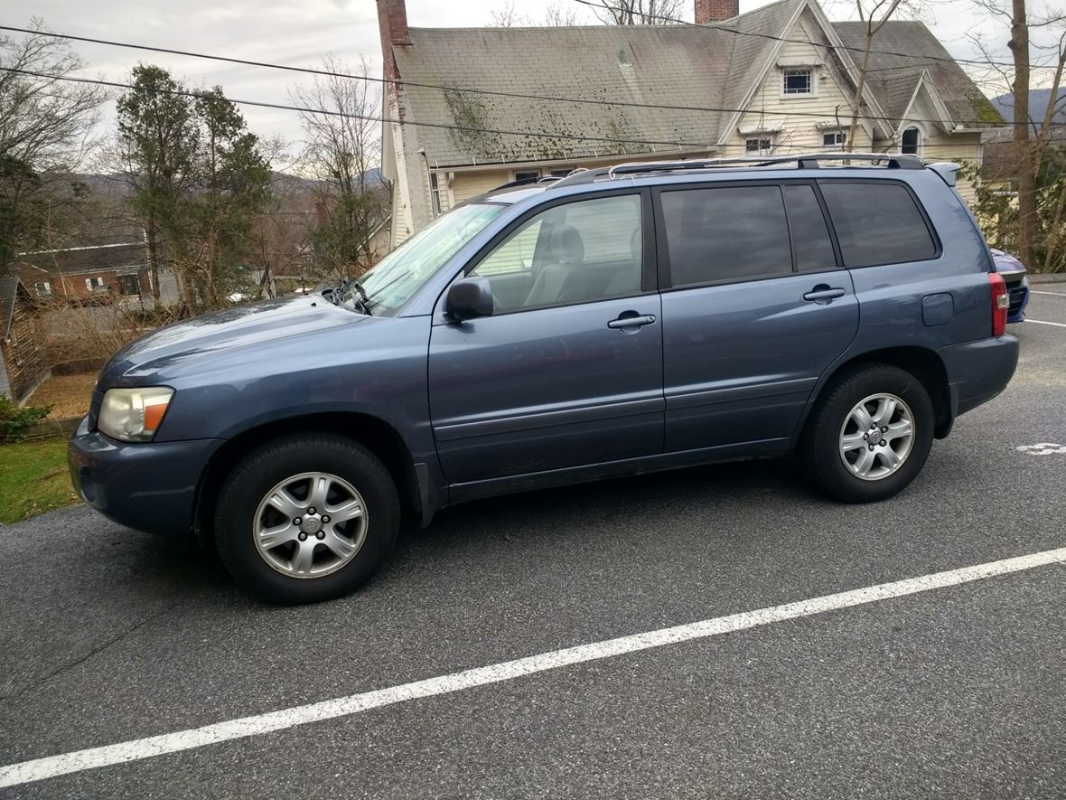 2007 Toyota Highlander for sale by owner in New Milford