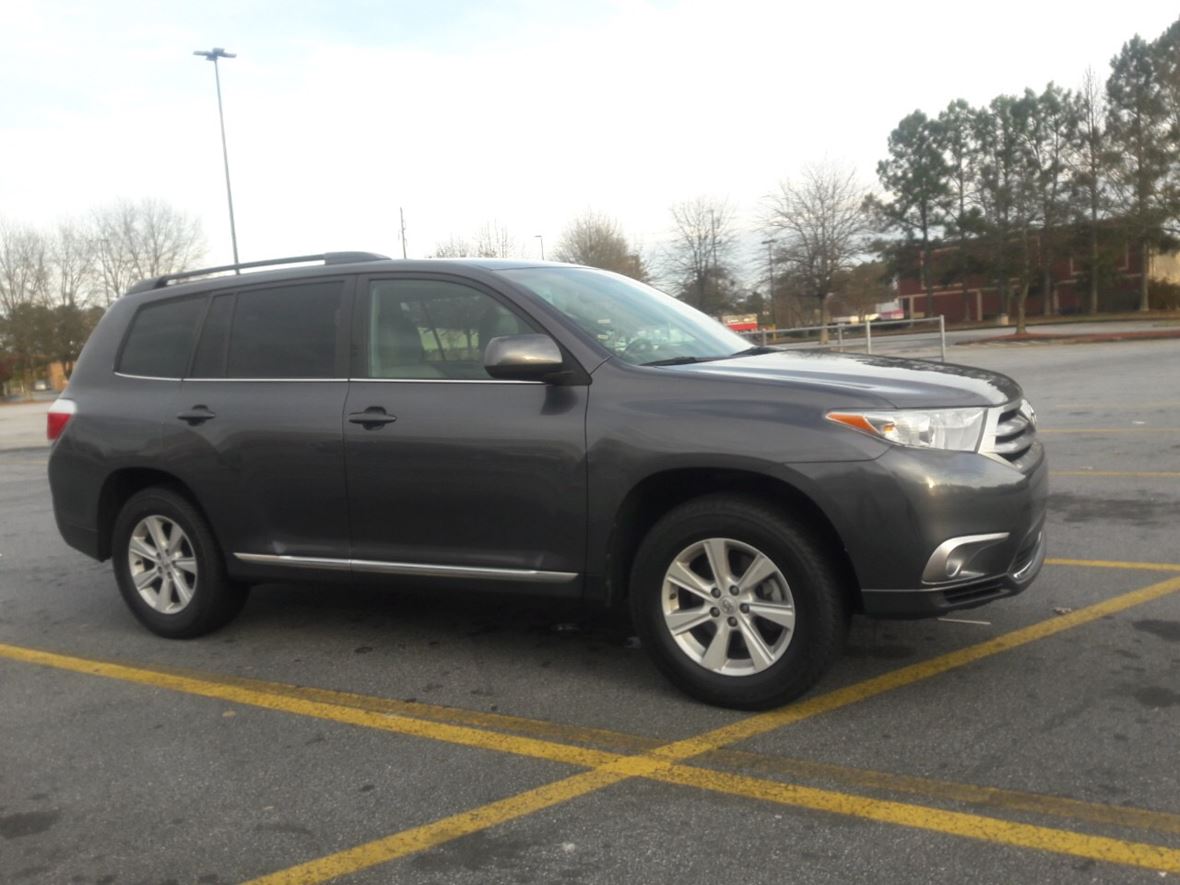 2013 Toyota Highlander for sale by owner in Snellville