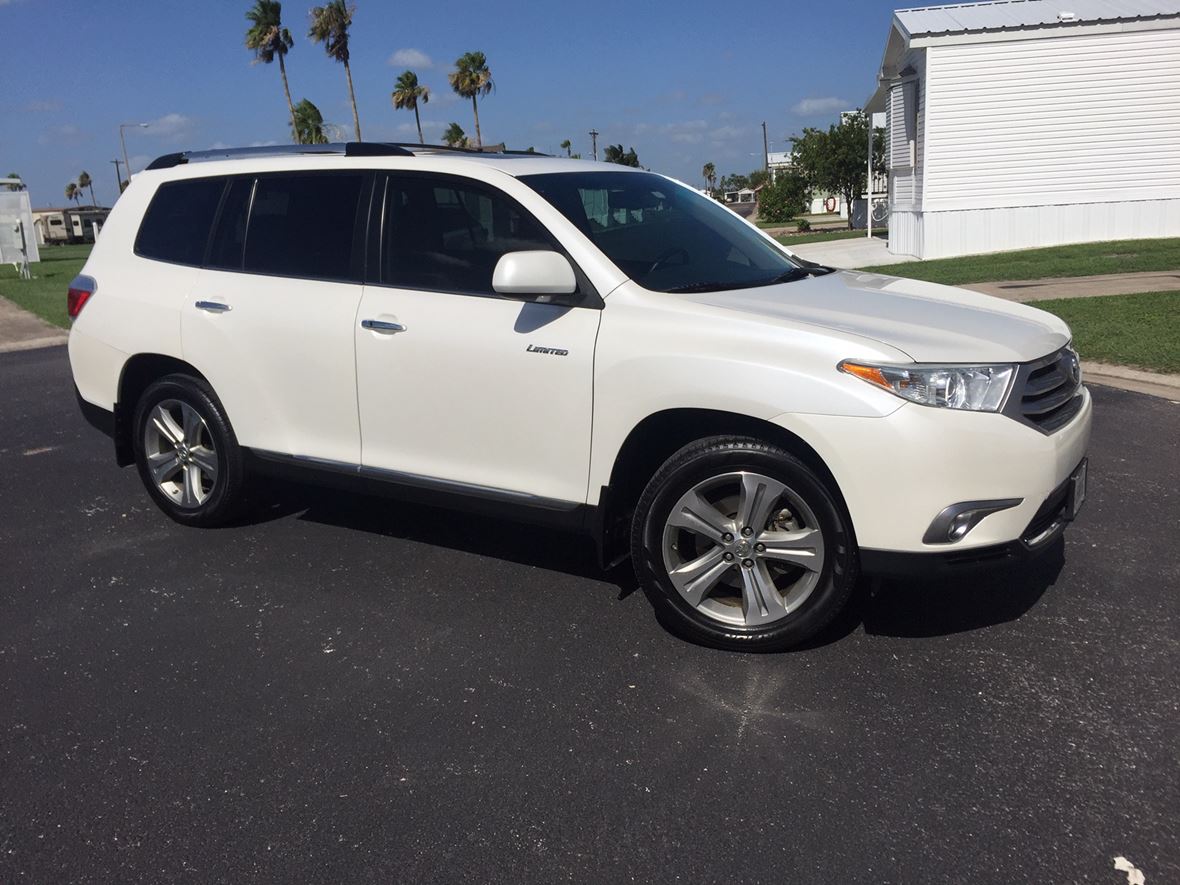 2013 Toyota Highlander for sale by owner in Harlingen