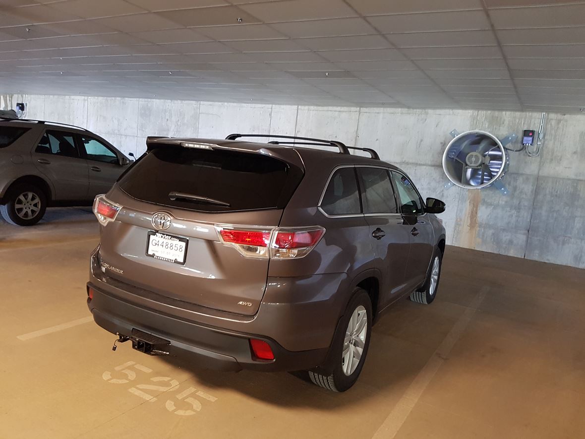 2016 Toyota Highlander Private Car Sale in Champaign, IL 61822
