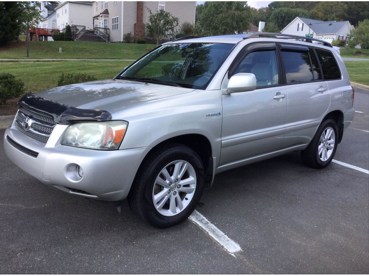 2006 Toyota Highlander Hybrid for sale by owner in Charlotte