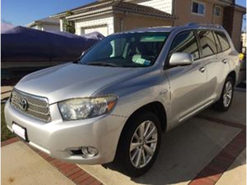 2008 Toyota Highlander Hybrid Limited AWD for sale by owner in Valley Stream